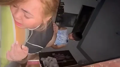 Tikiman ng magkaibigan