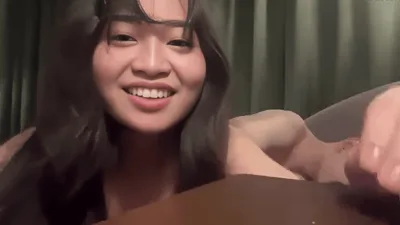 Nag tikiman ang magkaibigan